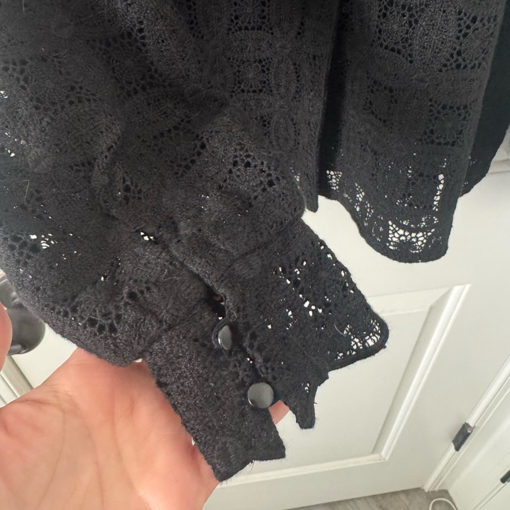 Sezane Chlo Black Guipure Lace Crochet Ruffle Button-Up Blouse Sz 38 - Picture 7 of 8